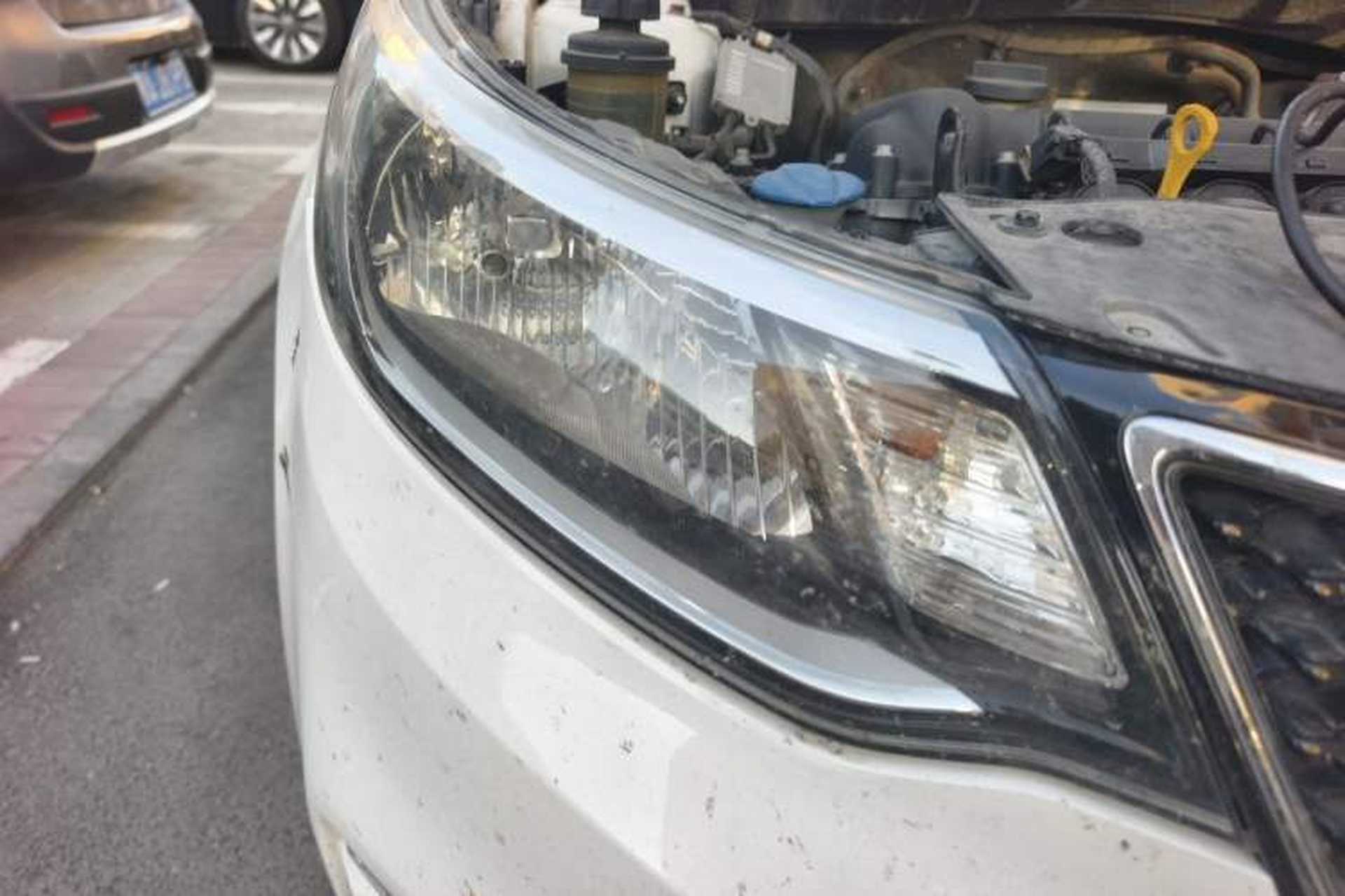 Used Kia K2 2015 Sedan 1.4L MT GLS Right Front Headlight