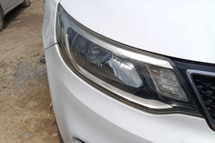 Used Kia K2 2015 Sedan 1.4L MT GLS Right Front Headlight