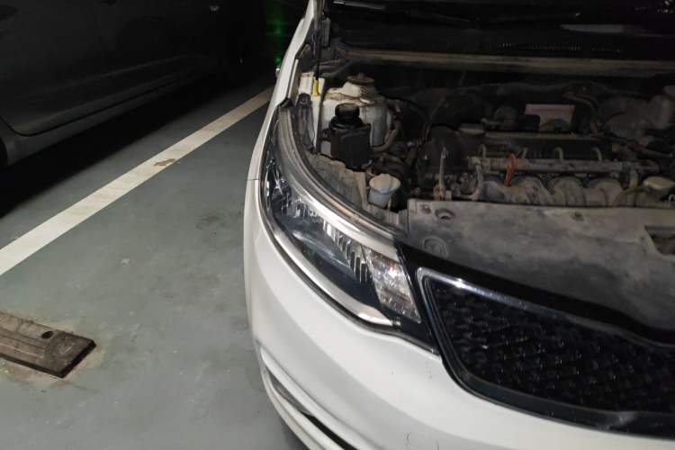 Used Kia K2 2015 Sedan 1.4L MT GLS Right Front Headlight