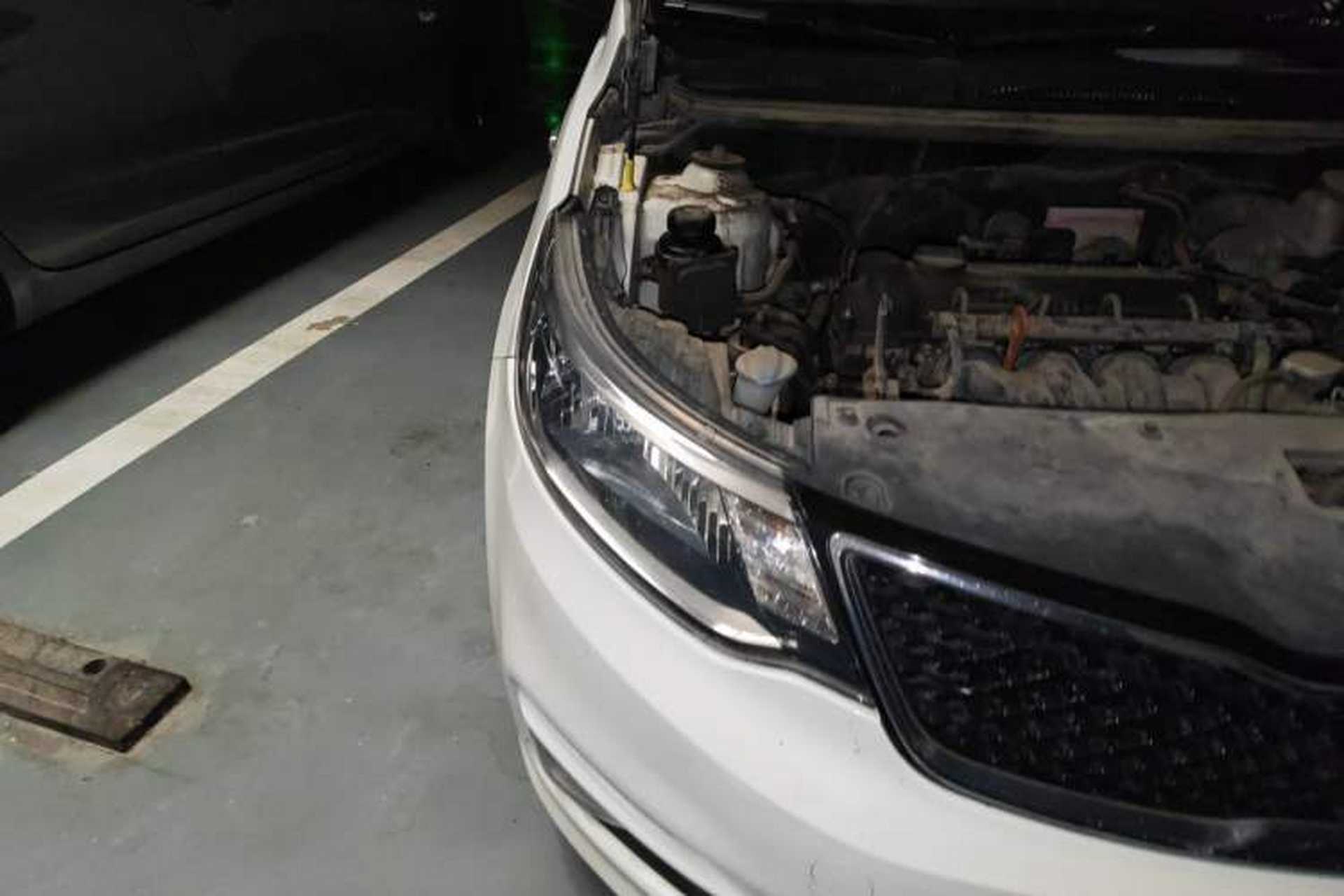 Used Kia K2 2015 Sedan 1.4L MT GLS Right Front Headlight