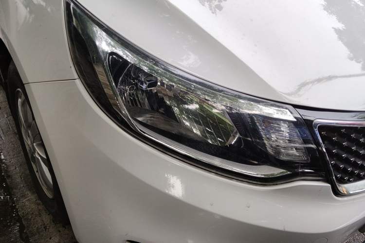 Used Kia K2 2015 Sedan 1.4L Automatic GLS Right Front Headlight