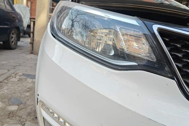 Used Kia K2 2015 Sedan 1.4L MT GLS Right Front Headlight