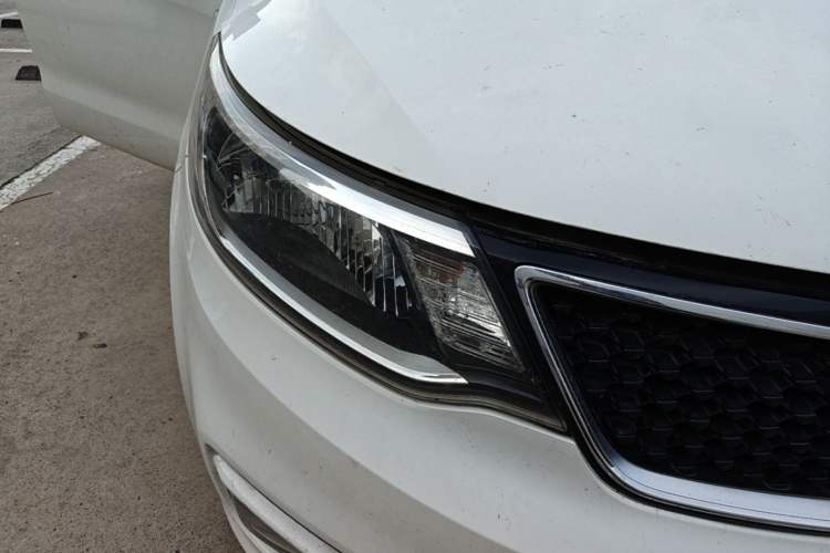 Used Kia K2 2015 Sedan 1.4L Automatic GLS Right Front Headlight