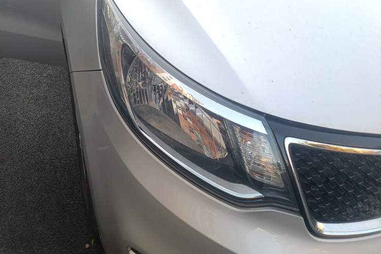 Used Kia K2 2015 Sedan 1.4L MT GLS Right Front Headlight