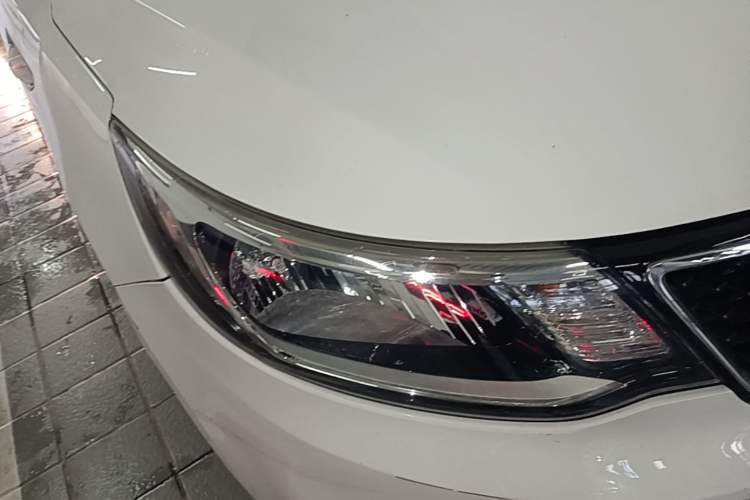 Used Kia K2 2015 Sedan 1.4L MT GLS Right Front Headlight