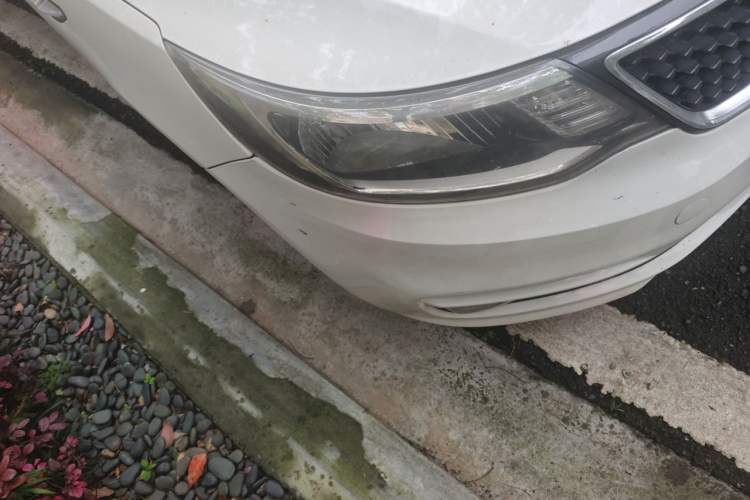 Used Kia K2 2015 Sedan 1.4L MT GLS Right Front Headlight