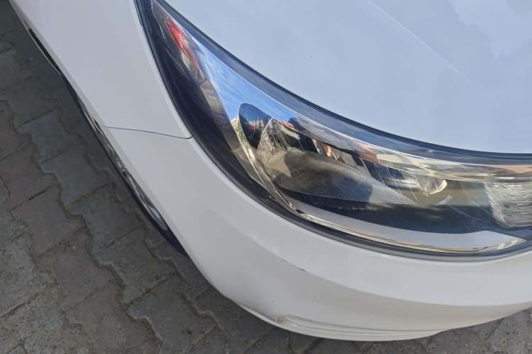 Used Kia K2 2015 Sedan 1.4L Automatic GLS Right Front Headlight