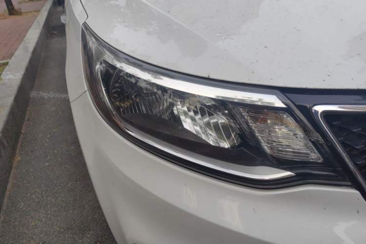 Used Kia K2 2015 Sedan 1.4L MT GLS Right Front Headlight