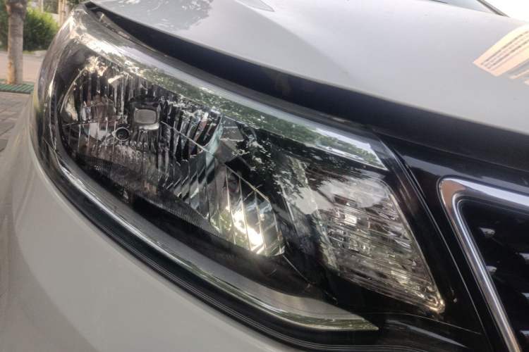Used Kia K2 2015 Sedan 1.4L Automatic GLS Right Front Headlight