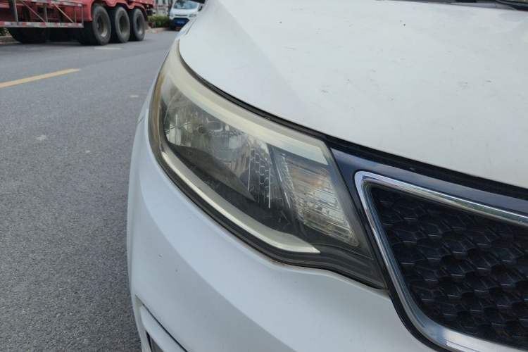 Used Kia K2 2015 Sedan 1.4L MT GLS Right Front Headlight
