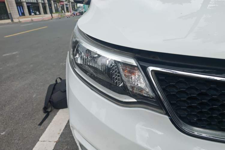 Used Kia K2 2015 Sedan 1.4L MT GLS Right Front Headlight