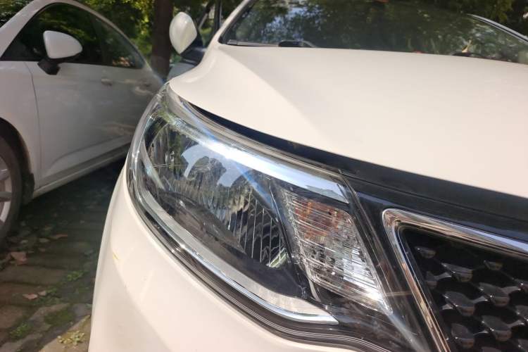 Used Kia K2 2015 Sedan 1.4L MT GLS Right Front Headlight