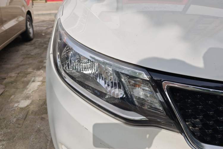 Used Kia K2 2015 Sedan 1.4L MT GLS Right Front Headlight