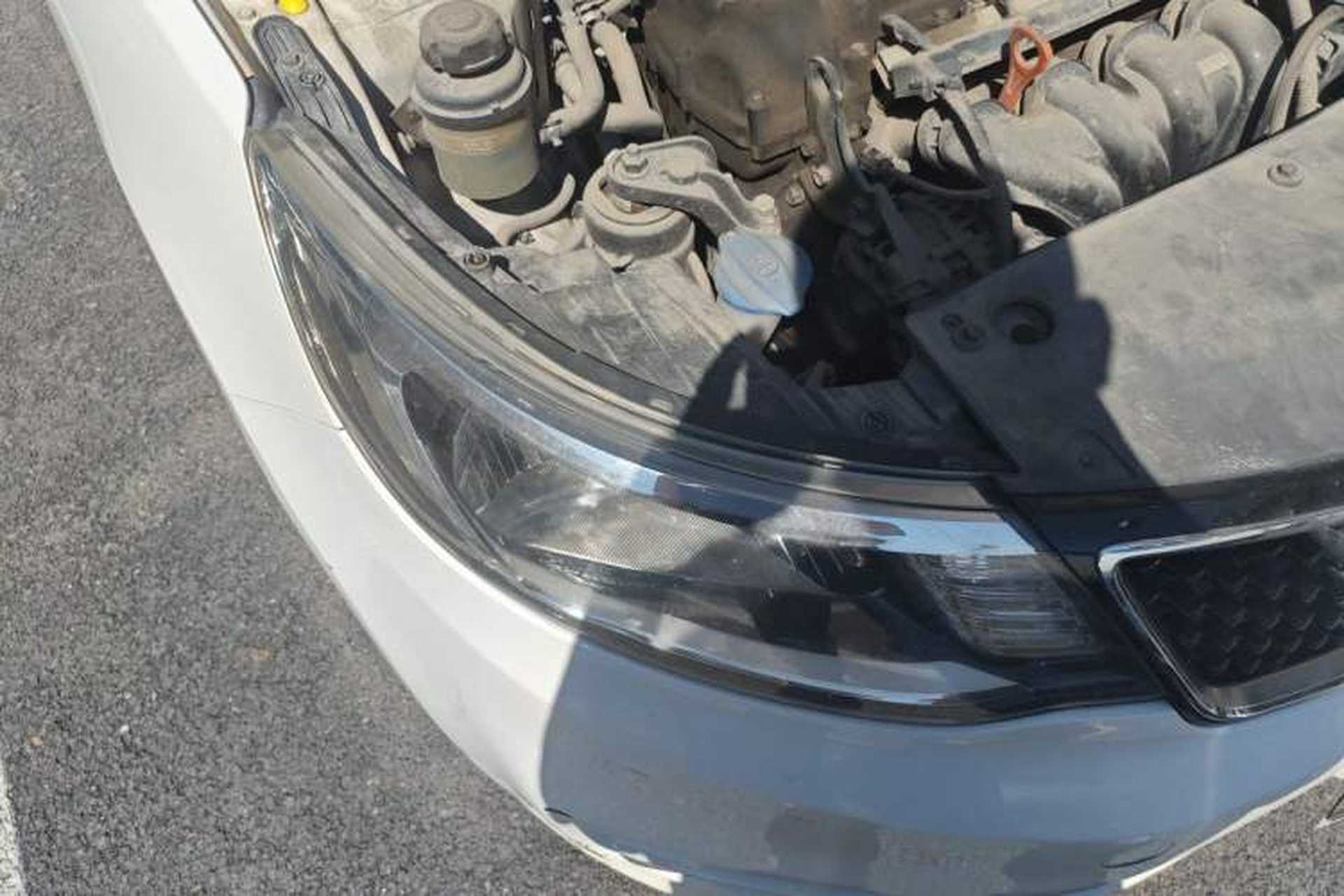 Used Kia K2 2015 Sedan 1.4L MT GLS Right Front Headlight