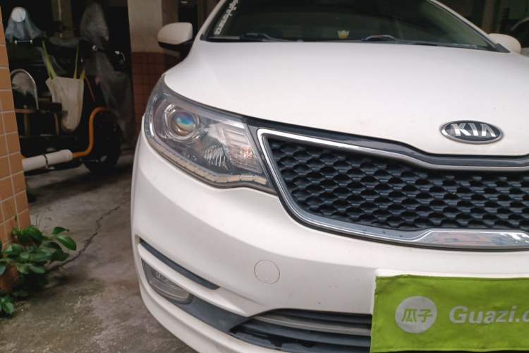Used Kia K2 2015 Sedan 1.4L Automatic GLS Right Front Headlight