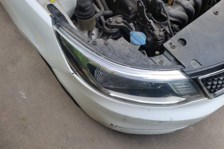 Used Kia K2 2015 Sedan 1.4L MT GLS Right Front Headlight