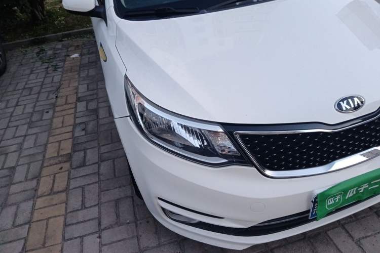 Used Kia K2 2015 Sedan 1.4L MT GLS Right Front Headlight