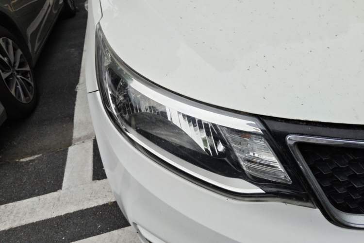 Used Kia K2 2015 Sedan 1.4L MT GLS Right Front Headlight