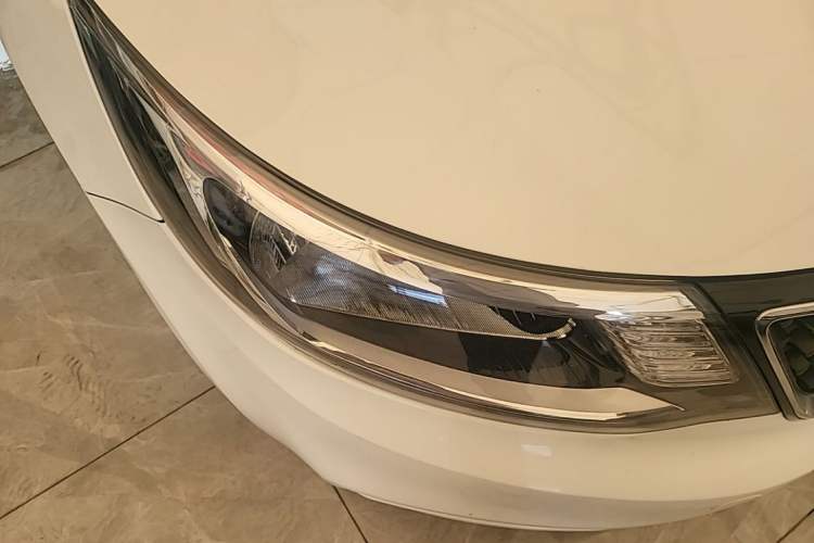 Used Kia K2 2015 Sedan 1.4L MT GLS Right Front Headlight