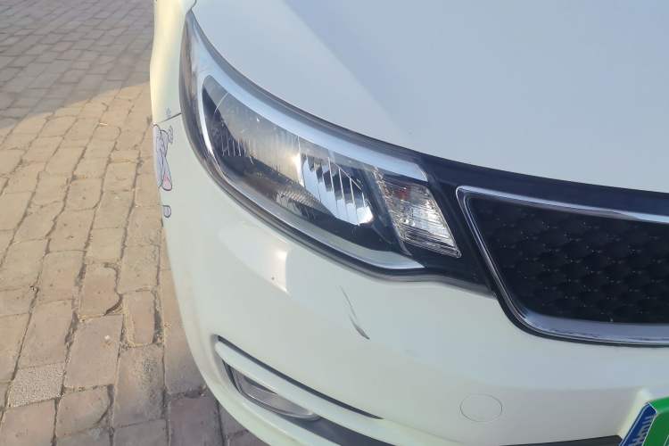 Used Kia K2 2015 Sedan 1.4L MT GLS Right Front Headlight