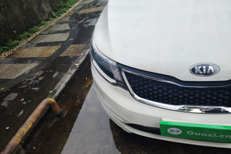 Used Kia K2 2015 Sedan 1.4L MT GLS Right Front Headlight
