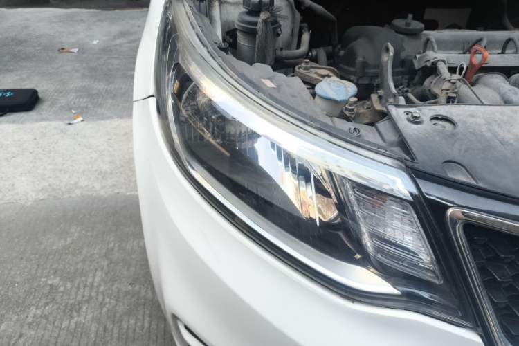 Used Kia K2 2015 Sedan 1.4L MT GLS Right Front Headlight