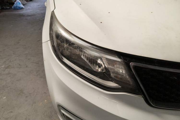 Used Kia K2 2015 Sedan 1.4L MT GLS Right Front Headlight