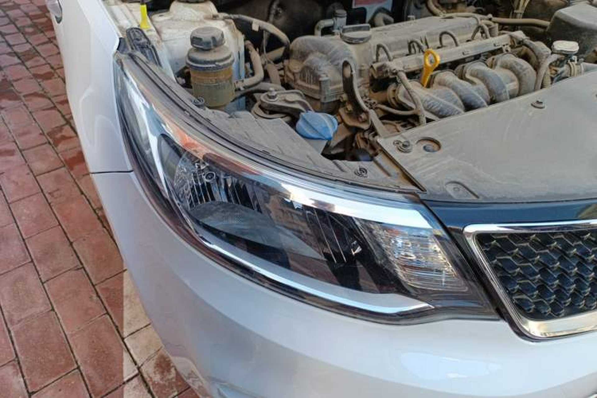 Used Kia K2 2015 Sedan 1.4L MT GLS Right Front Headlight
