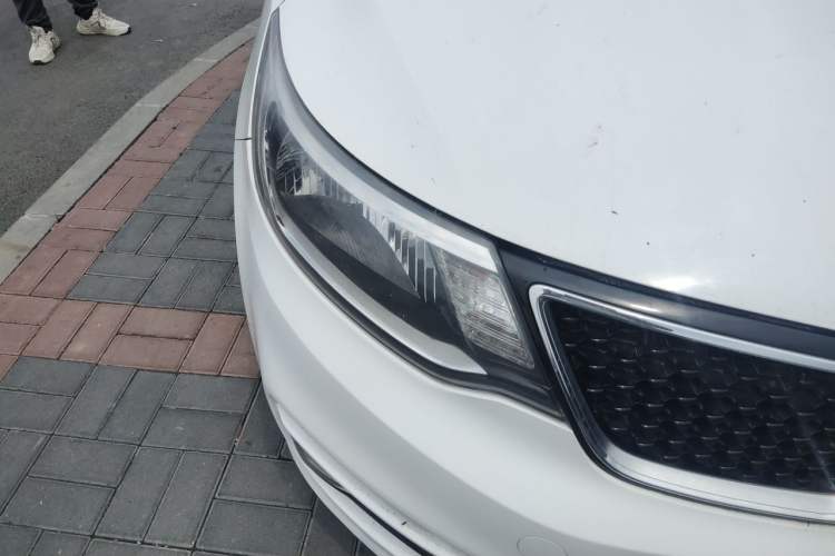 Used Kia K2 2015 Sedan 1.4L MT GLS Right Front Headlight