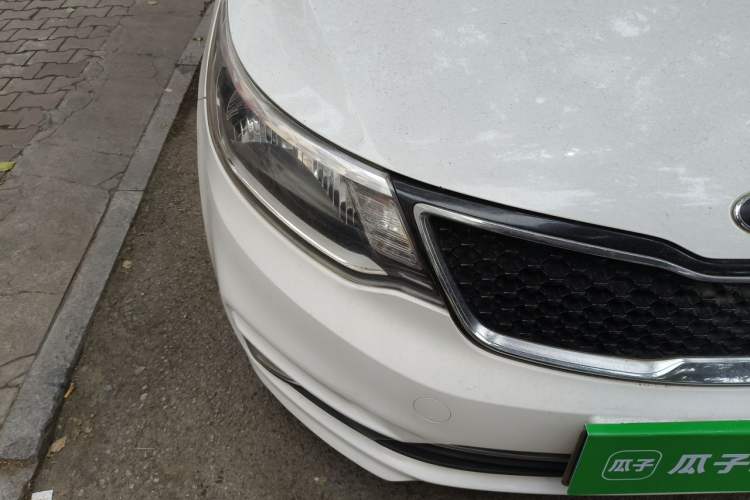 Used Kia K2 2015 Sedan 1.4L MT GLS Right Front Headlight