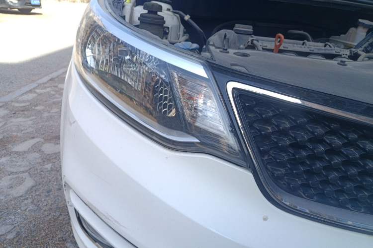 Used Kia K2 2015 Sedan 1.4L MT GLS Right Front Headlight