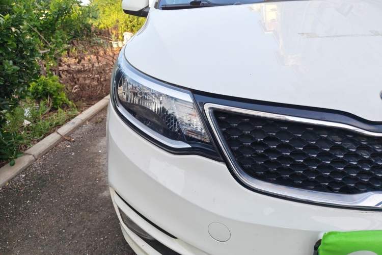 Used Kia K2 2015 Sedan 1.4L MT GLS Right Front Headlight