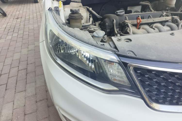 Used Kia K2 2015 Sedan 1.4L MT GLS Right Front Headlight