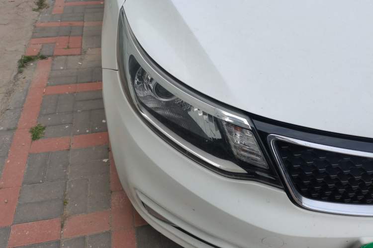 Used Kia K2 2015 Sedan 1.4L MT GLS Right Front Headlight