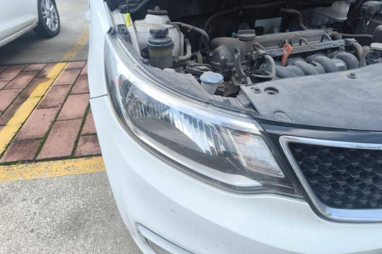 Used Kia K2 2015 Sedan 1.4L MT GLS Right Front Headlight