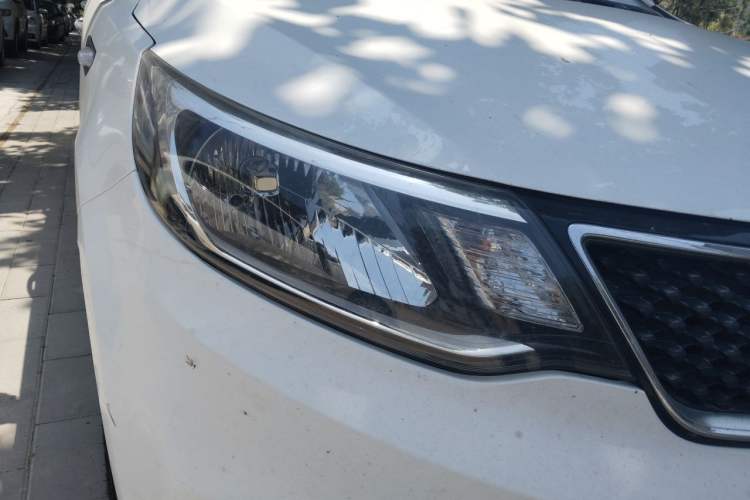 Used Kia K2 2015 Sedan 1.4L MT GLS Right Front Headlight