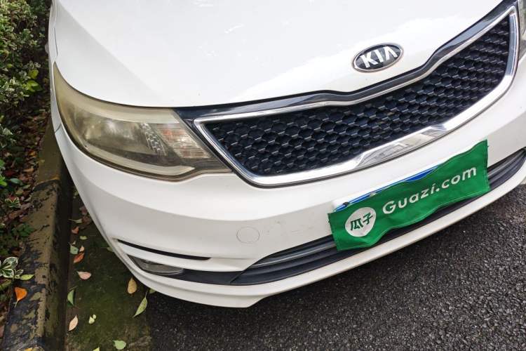 Used Kia K2 2015 Sedan 1.4L Automatic GLS Right Front Headlight