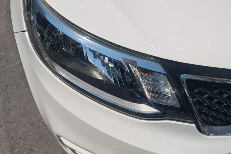 Used Kia K2 2015 Hatchback 1.4L AT GLS Cool Edition Right Front Headlight