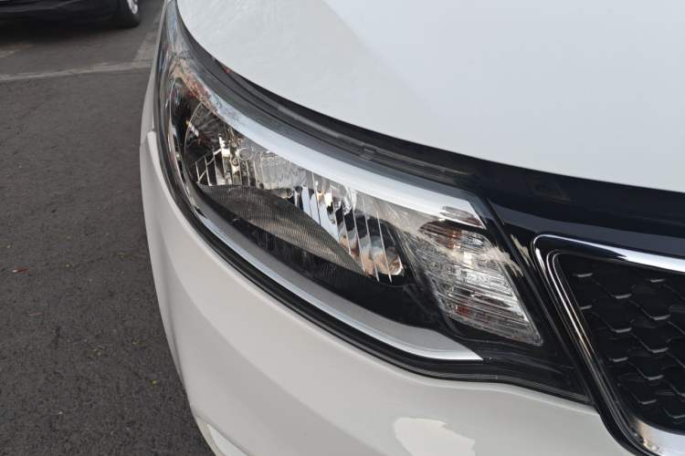 Used Kia K2 2015 Sedan 1.4L Automatic GLS Right Front Headlight