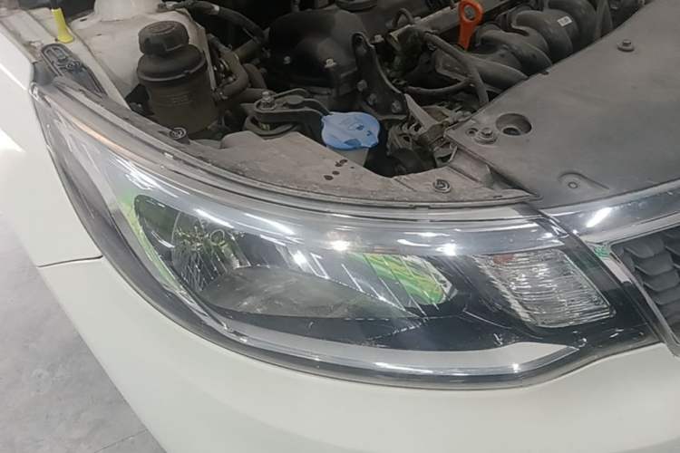 Used Kia K2 2015 Sedan 1.4L Automatic GLS Right Front Headlight