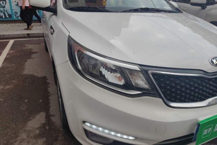 Used Kia K2 2015 Sedan 1.4L MT GLS Right Front Headlight