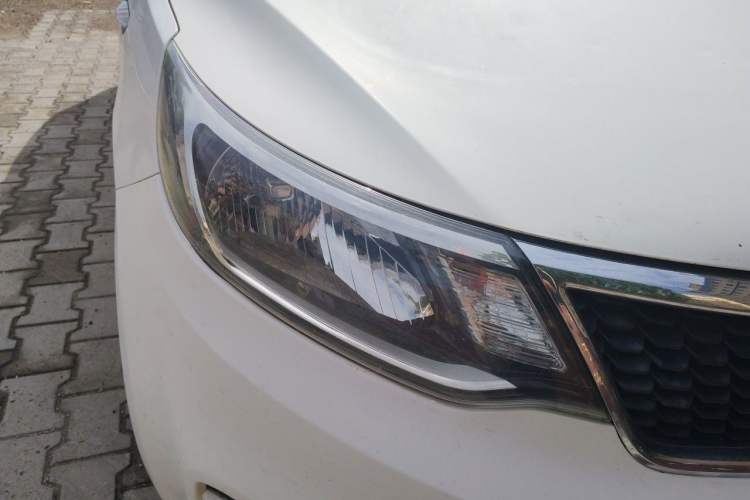 Used Kia K2 2015 Sedan 1.4L Automatic GLS Right Front Headlight