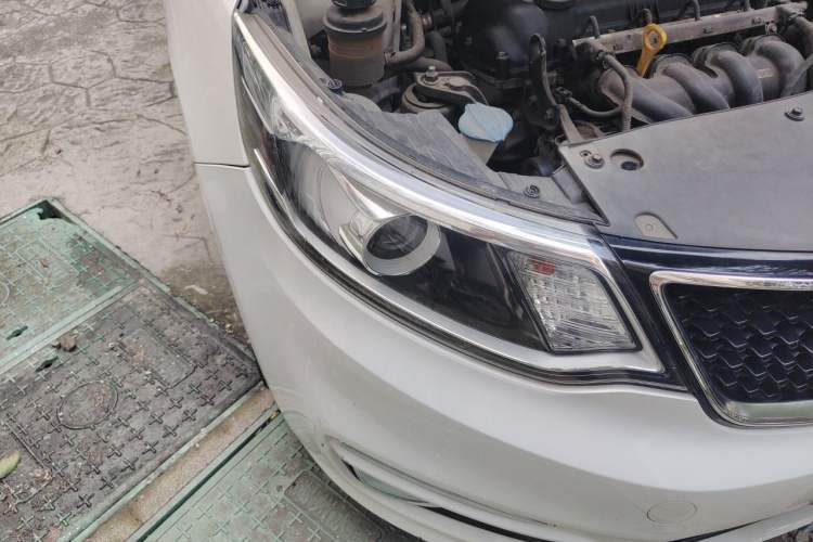 Used Kia K2 2015 Sedan 1.6L Automatic Transmission Premium Right Front Headlight