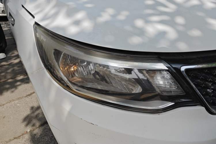 Used Kia K2 2015 Sedan 1.4L Automatic GLS Right Front Headlight