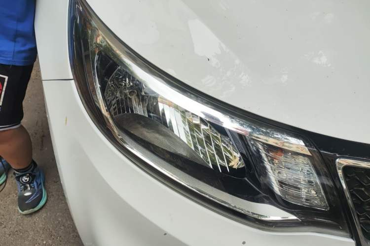 Used Kia K2 2015 Sedan 1.4L MT GLS Right Front Headlight