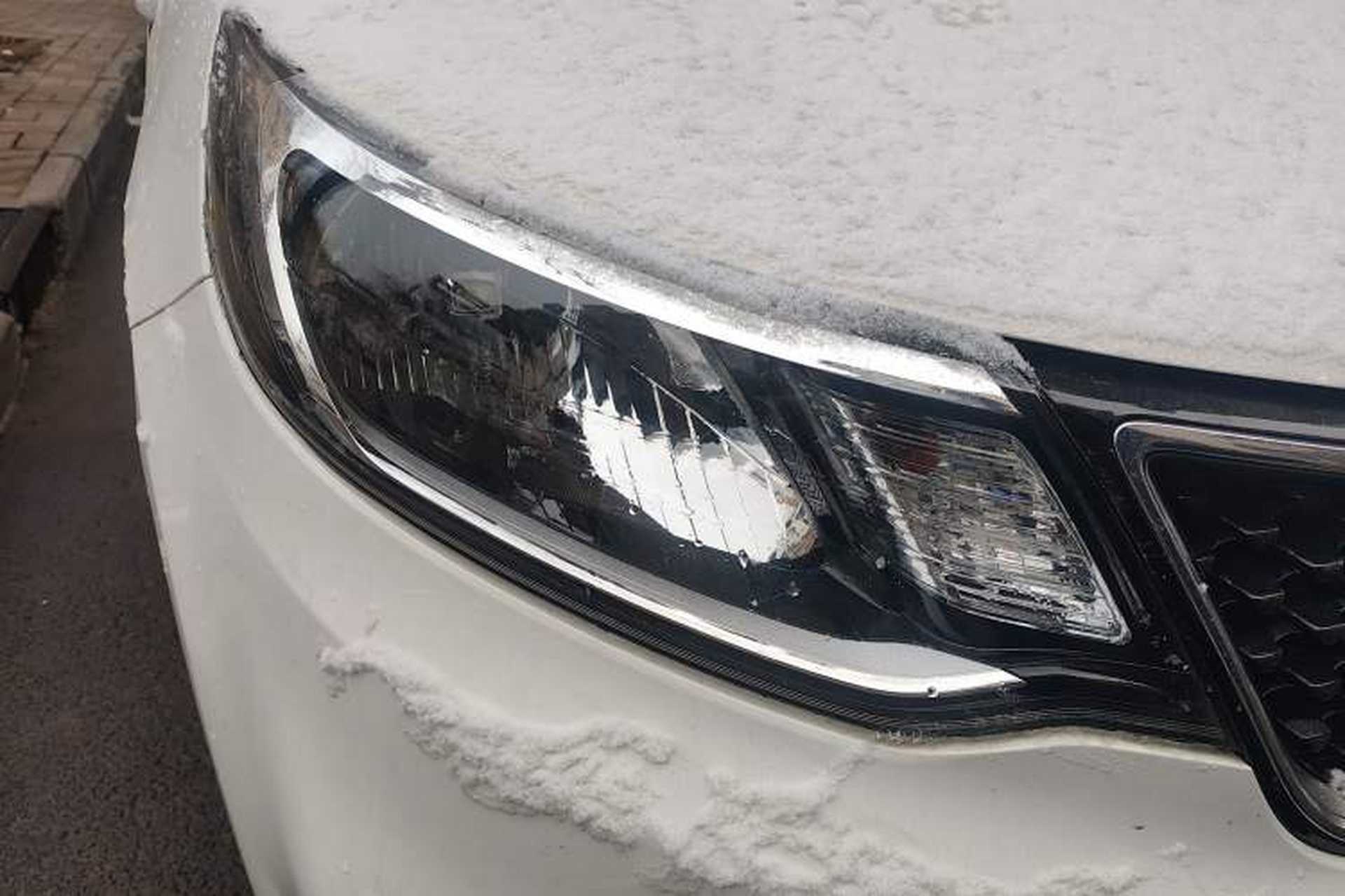 Used Kia K2 2015 Sedan 1.4L MT GLS Right Front Headlight