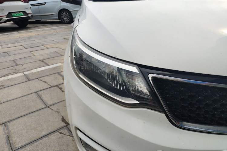 Used Kia K2 2015 Hatchback 1.4L MT GLS Cool Edition Right Front Headlight