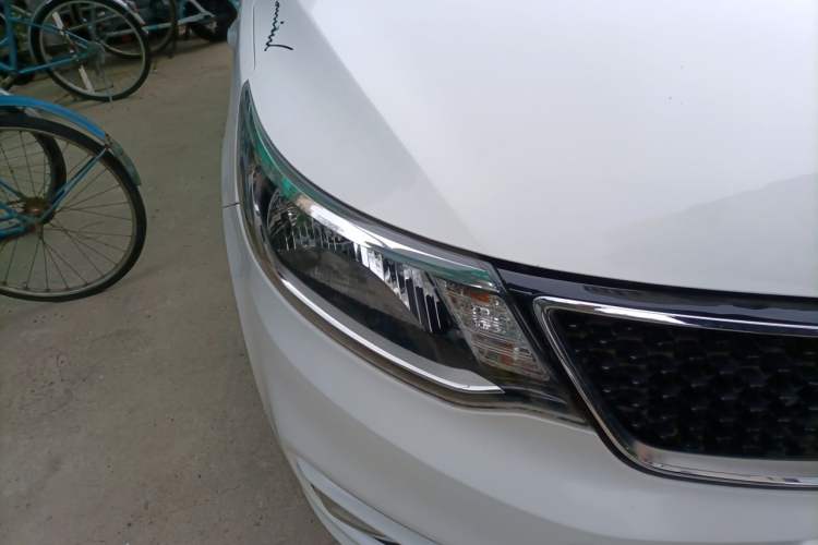 Used Kia K2 2015 Sedan 1.4L Automatic GLS Right Front Headlight