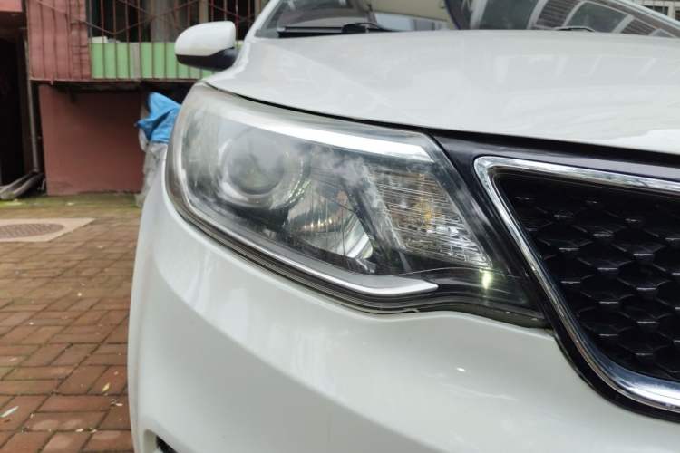 Used Kia K2 2015 Sedan 1.4L MT GLS Right Front Headlight