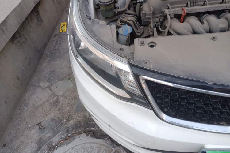 Used Kia K2 2015 Sedan 1.4L Automatic GLS Right Front Headlight